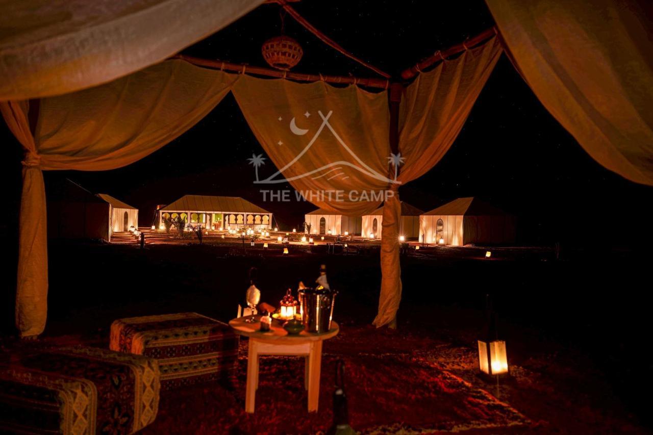 The White Camp - Your Merzouga Luxury Desert Camp & Erg Chebbi Dunes Camel Riding Eksteriør billede