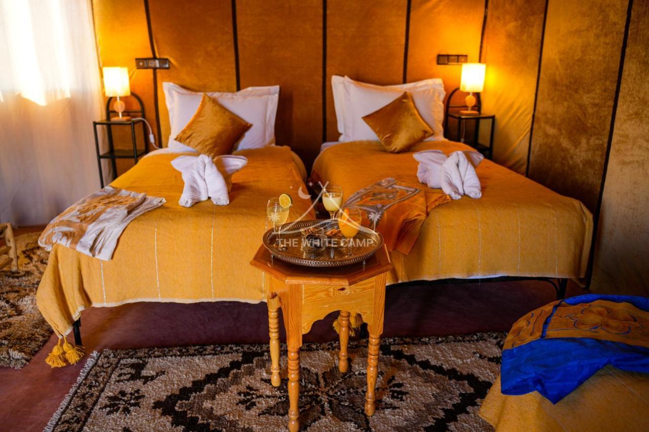 The White Camp - Your Merzouga Luxury Desert Camp & Erg Chebbi Dunes Camel Riding Eksteriør billede