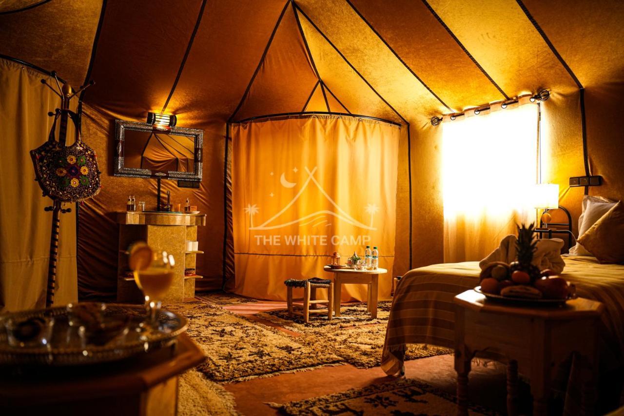 The White Camp - Your Merzouga Luxury Desert Camp & Erg Chebbi Dunes Camel Riding Eksteriør billede