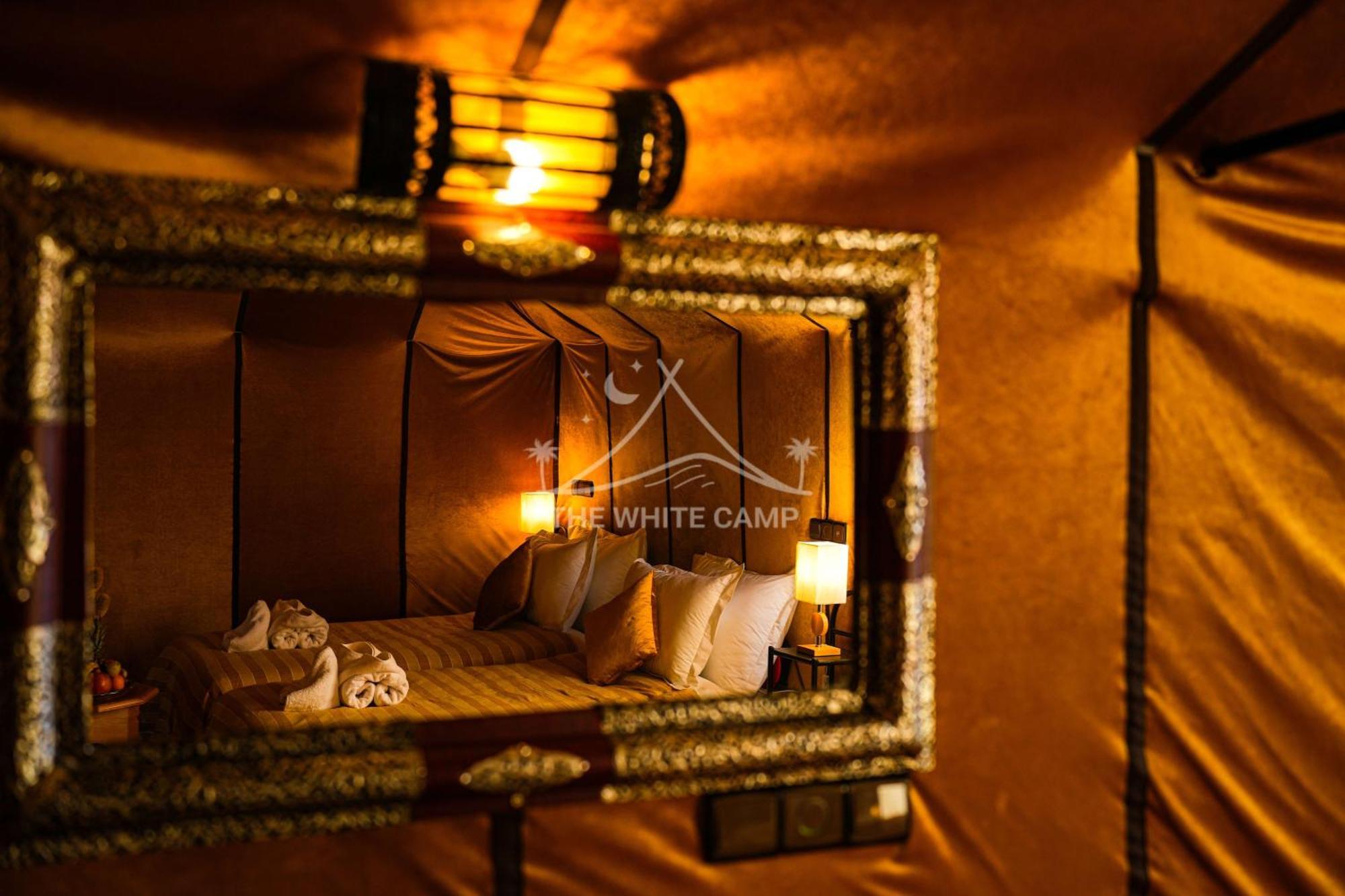 The White Camp - Your Merzouga Luxury Desert Camp & Erg Chebbi Dunes Camel Riding Eksteriør billede