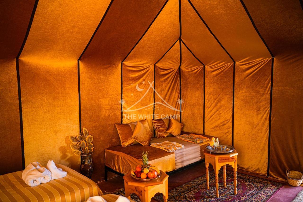 The White Camp - Your Merzouga Luxury Desert Camp & Erg Chebbi Dunes Camel Riding Eksteriør billede