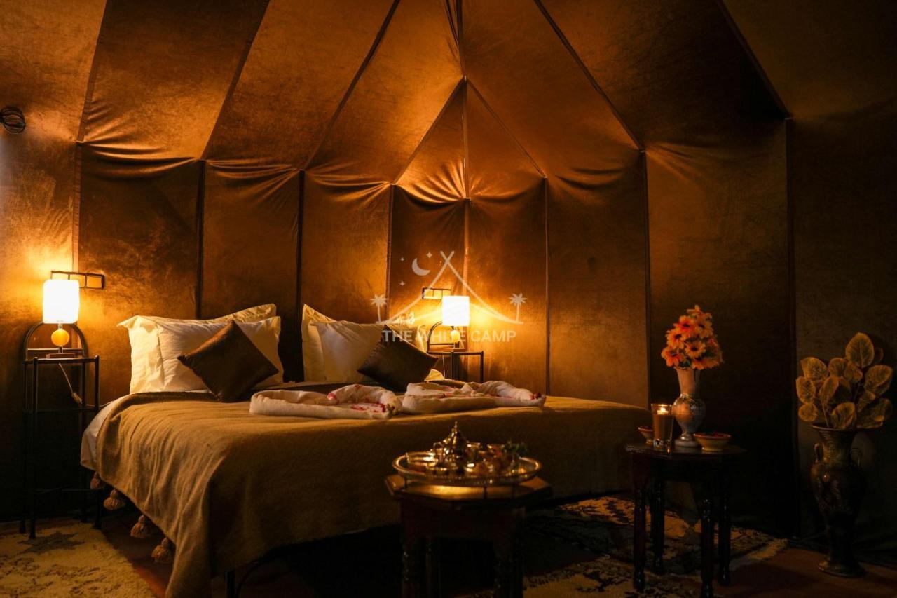 The White Camp - Your Merzouga Luxury Desert Camp & Erg Chebbi Dunes Camel Riding Eksteriør billede