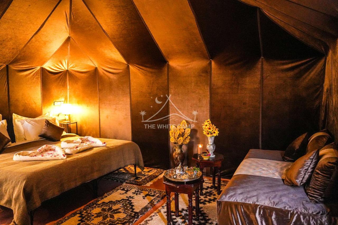 The White Camp - Your Merzouga Luxury Desert Camp & Erg Chebbi Dunes Camel Riding Eksteriør billede