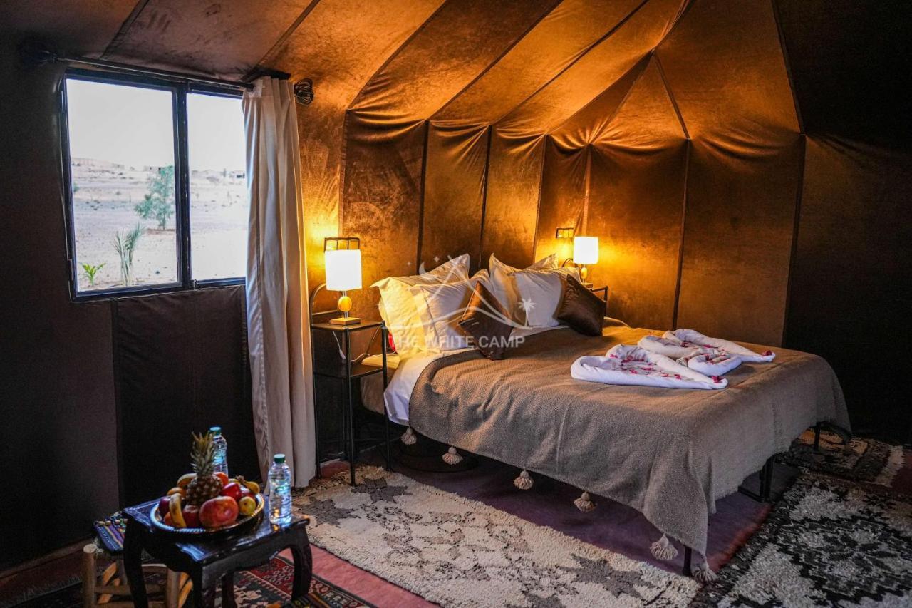 The White Camp - Your Merzouga Luxury Desert Camp & Erg Chebbi Dunes Camel Riding Eksteriør billede