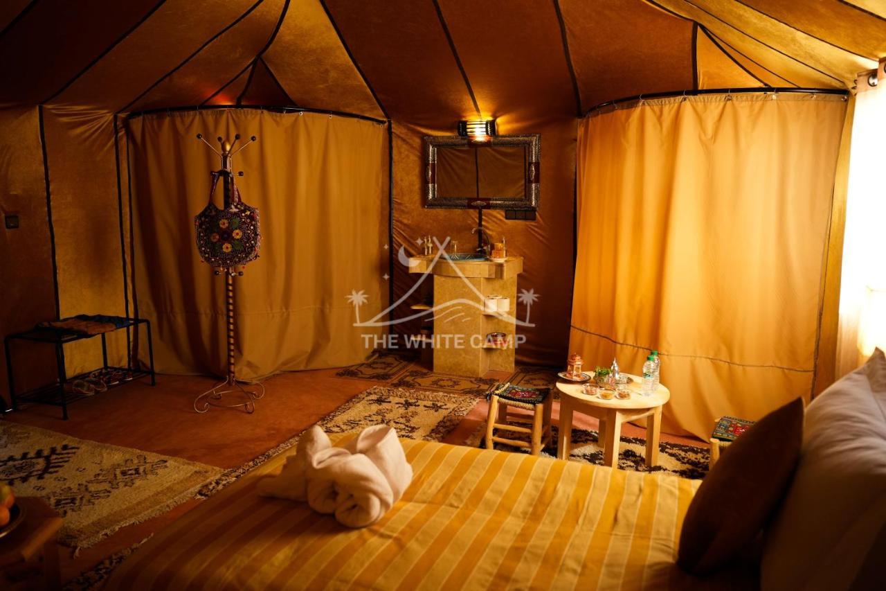 The White Camp - Your Merzouga Luxury Desert Camp & Erg Chebbi Dunes Camel Riding Eksteriør billede