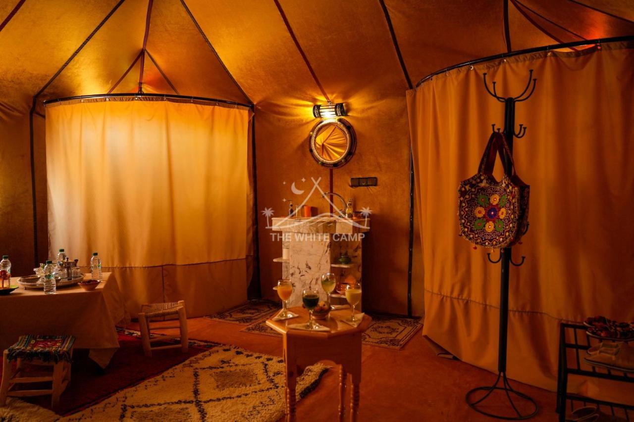 The White Camp - Your Merzouga Luxury Desert Camp & Erg Chebbi Dunes Camel Riding Eksteriør billede