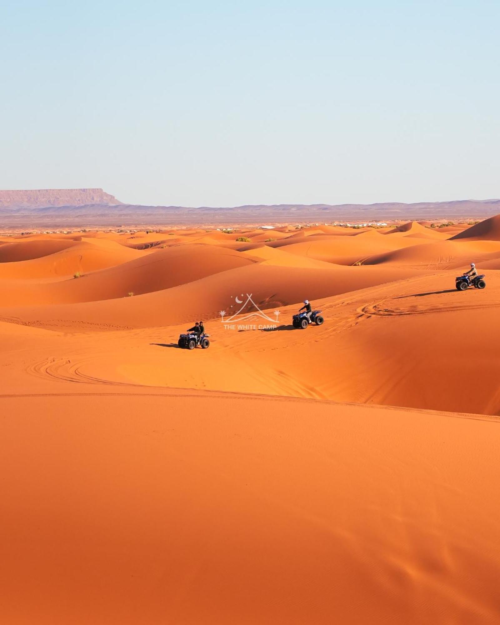 The White Camp - Your Merzouga Luxury Desert Camp & Erg Chebbi Dunes Camel Riding Eksteriør billede